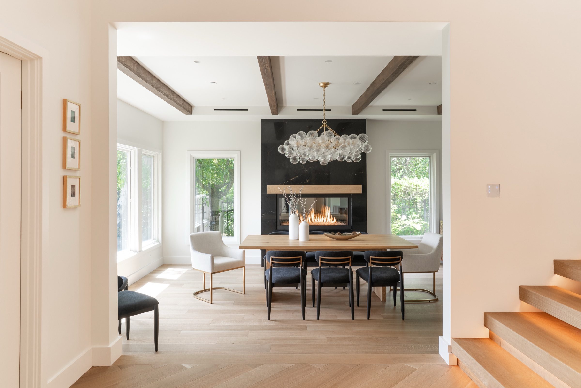Built, Dining room with bubble chandelier — render vs built
